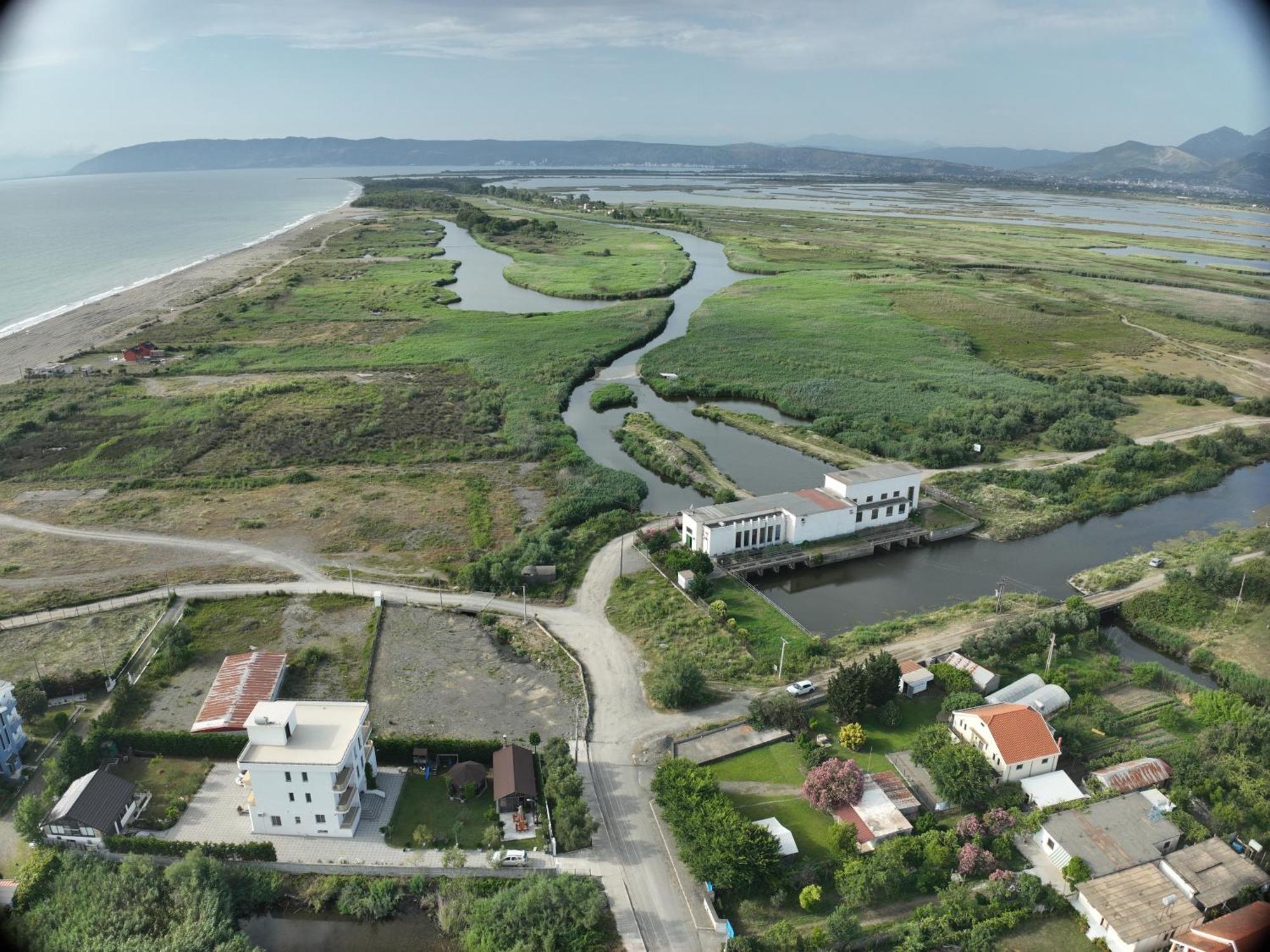 Kunevain Guest House Lezhë Екстериор снимка