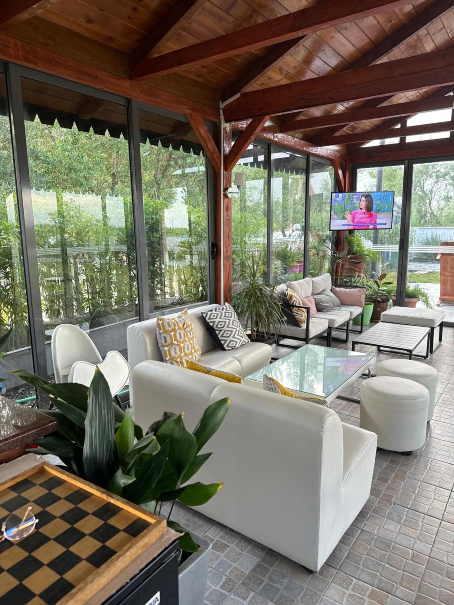 Kunevain Guest House Lezhë Екстериор снимка