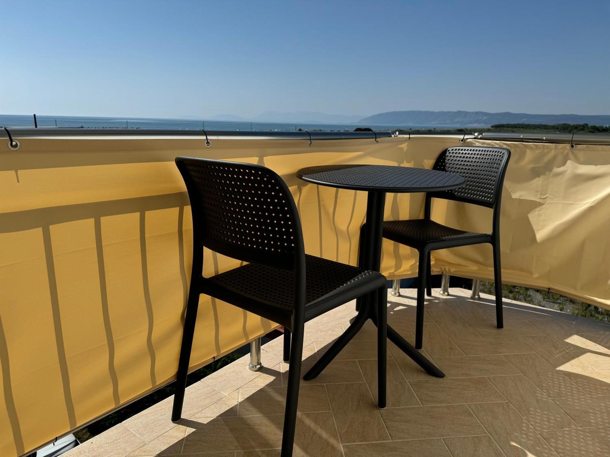 Kunevain Guest House Lezhë Екстериор снимка