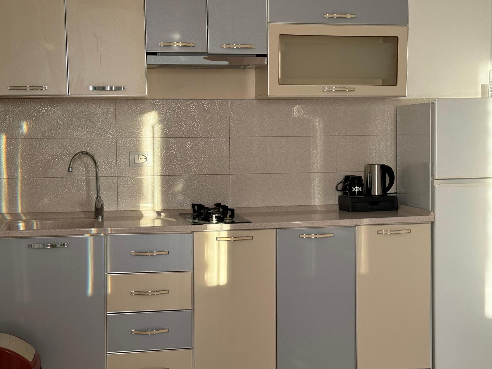 Kunevain Guest House Lezhë Екстериор снимка