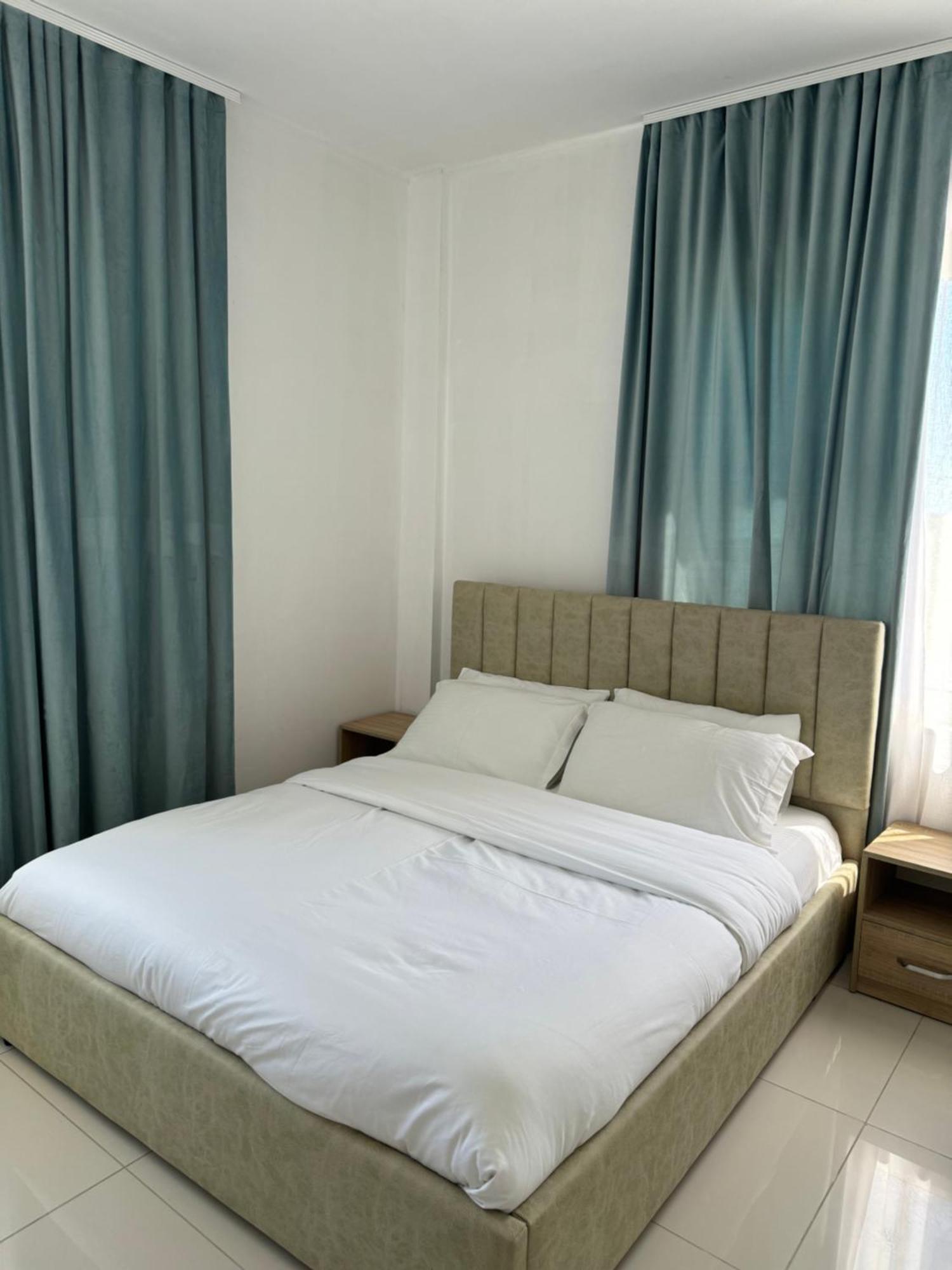 Kunevain Guest House Lezhë Екстериор снимка