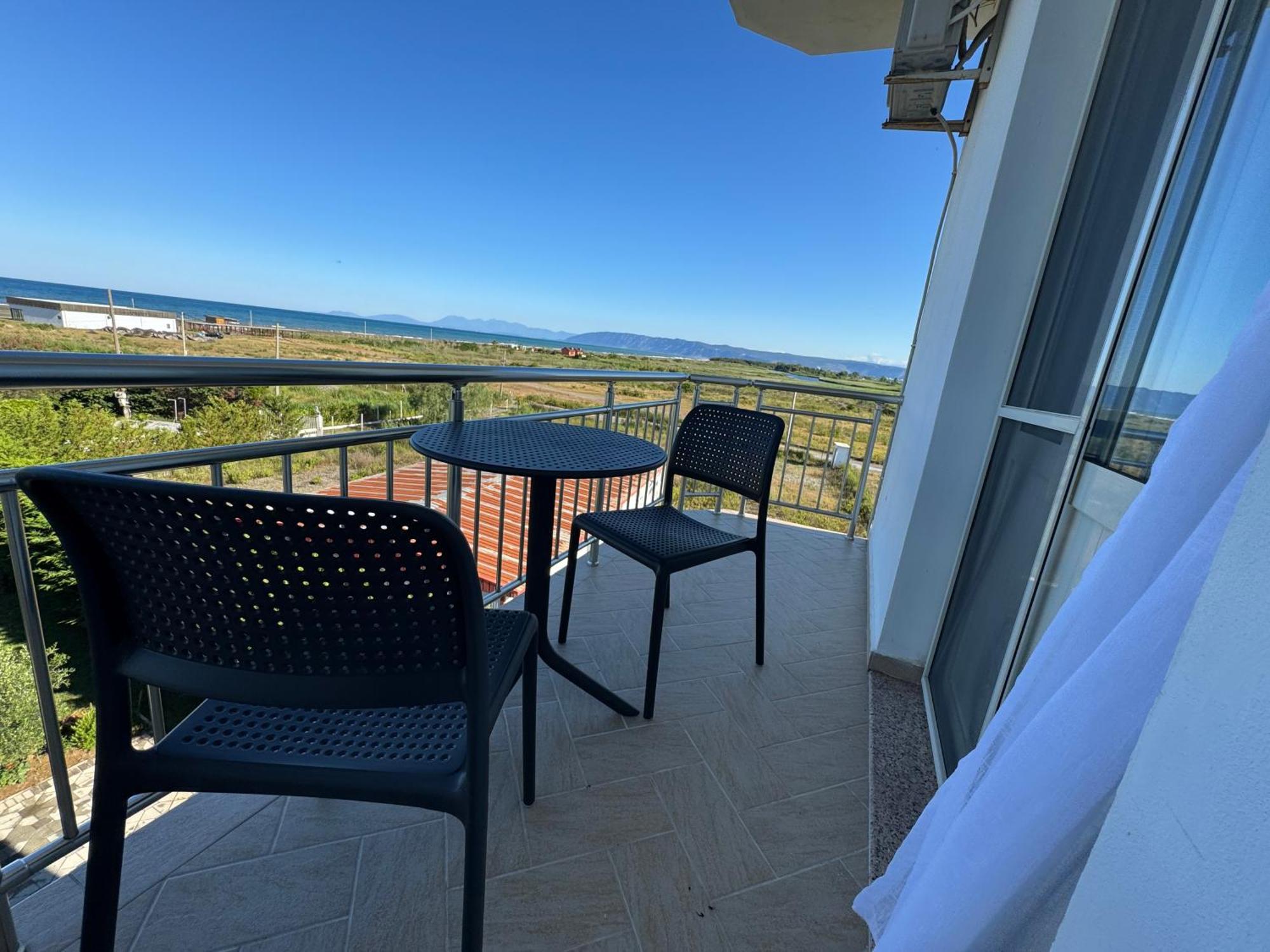 Kunevain Guest House Lezhë Екстериор снимка
